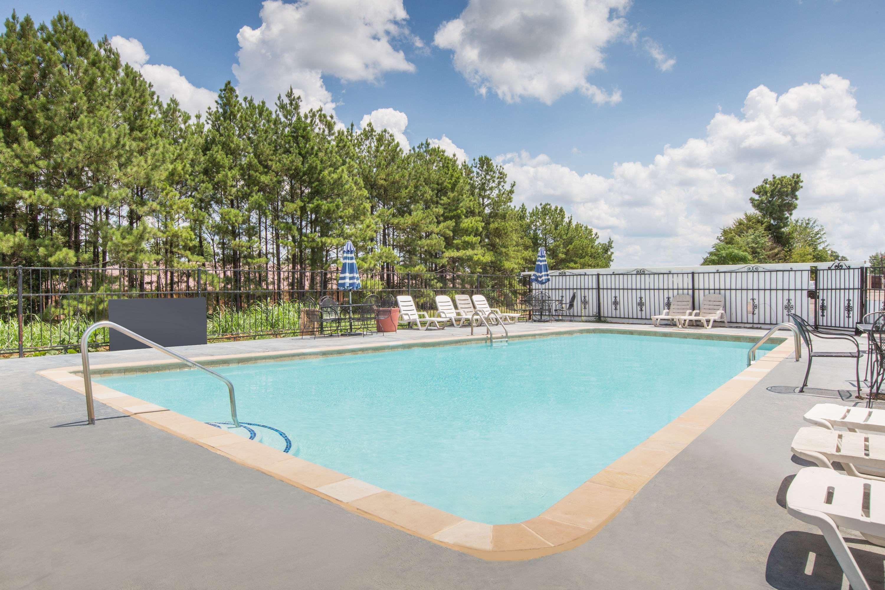 Days Inn & Suites By Wyndham Marshall Exterior foto