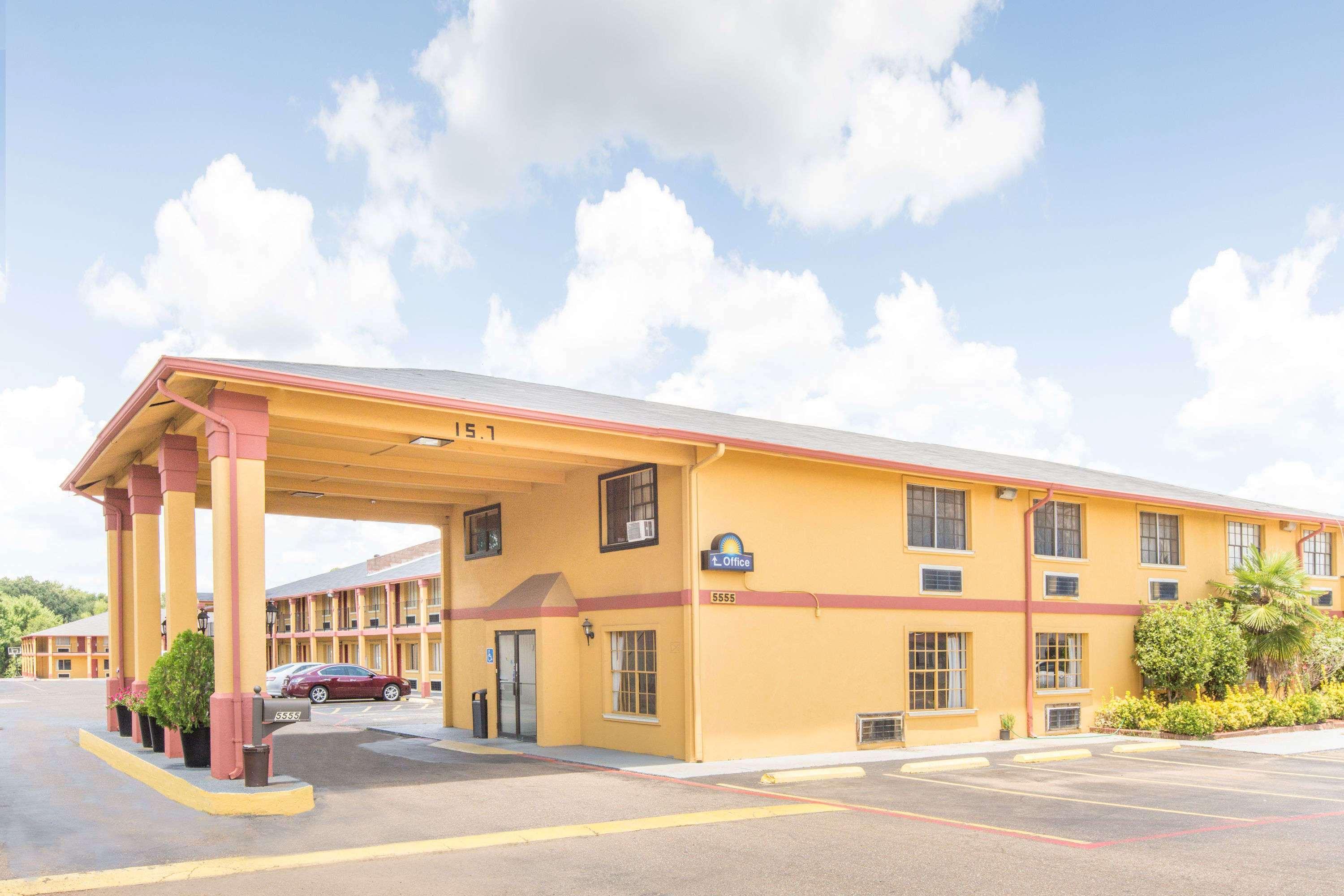 Days Inn & Suites By Wyndham Marshall Exterior foto