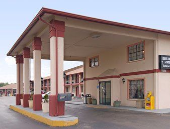 Days Inn & Suites By Wyndham Marshall Exterior foto